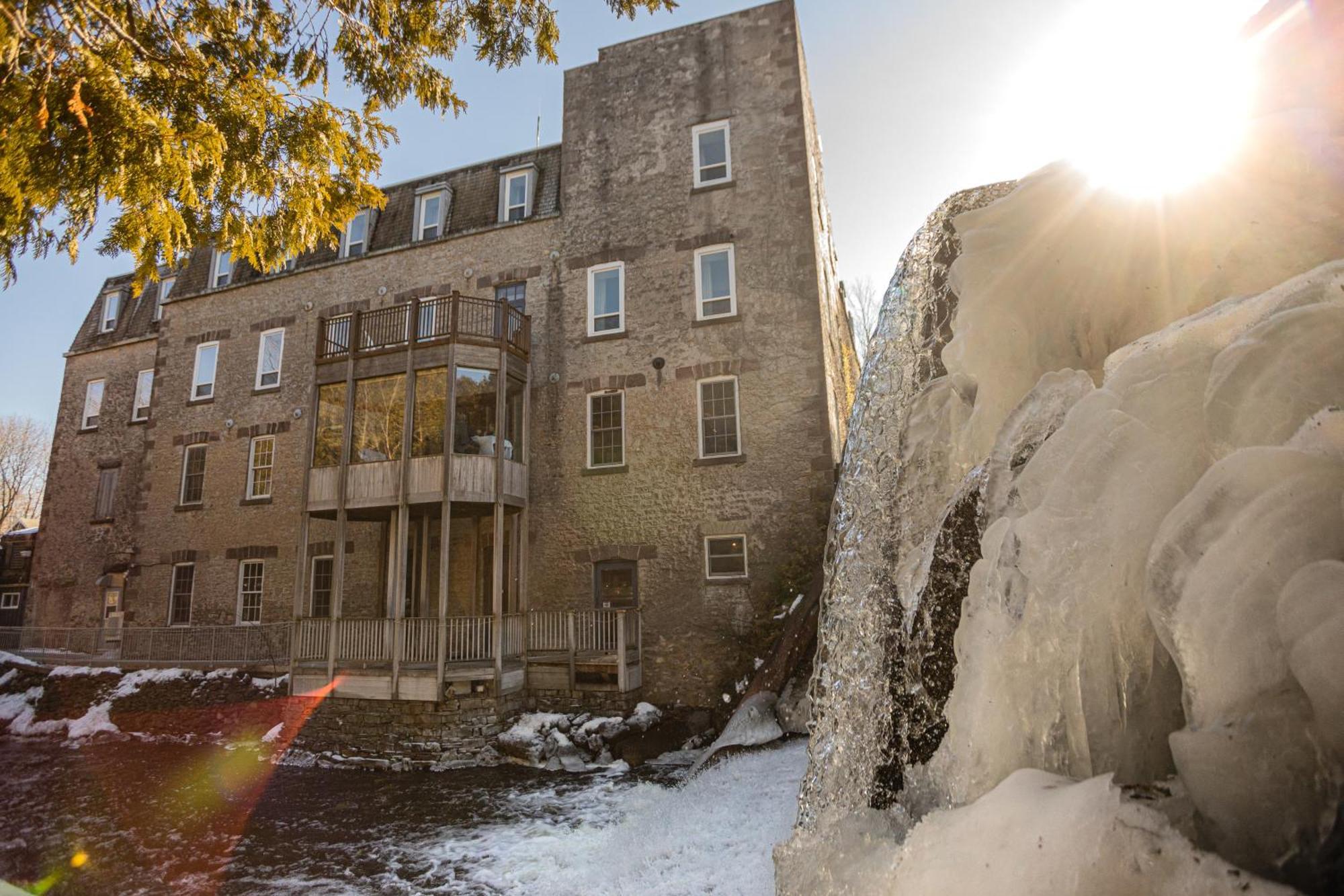Millcroft Inn & Spa Village Of Alton Exterior photo